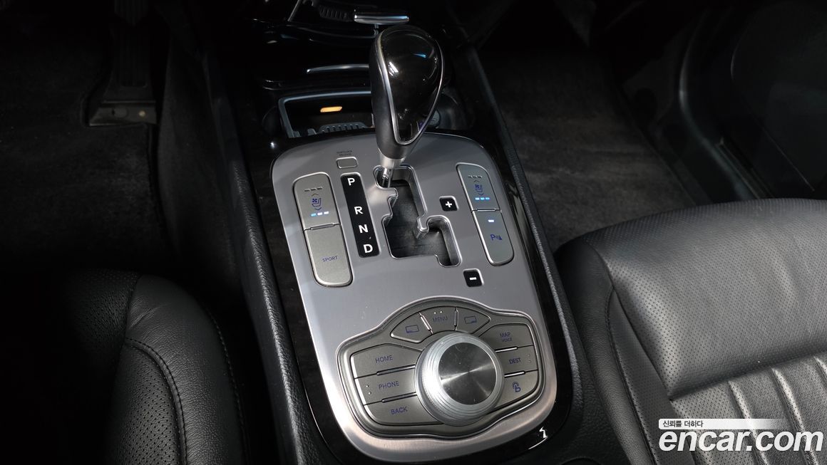 Hyundai Genesis 2013