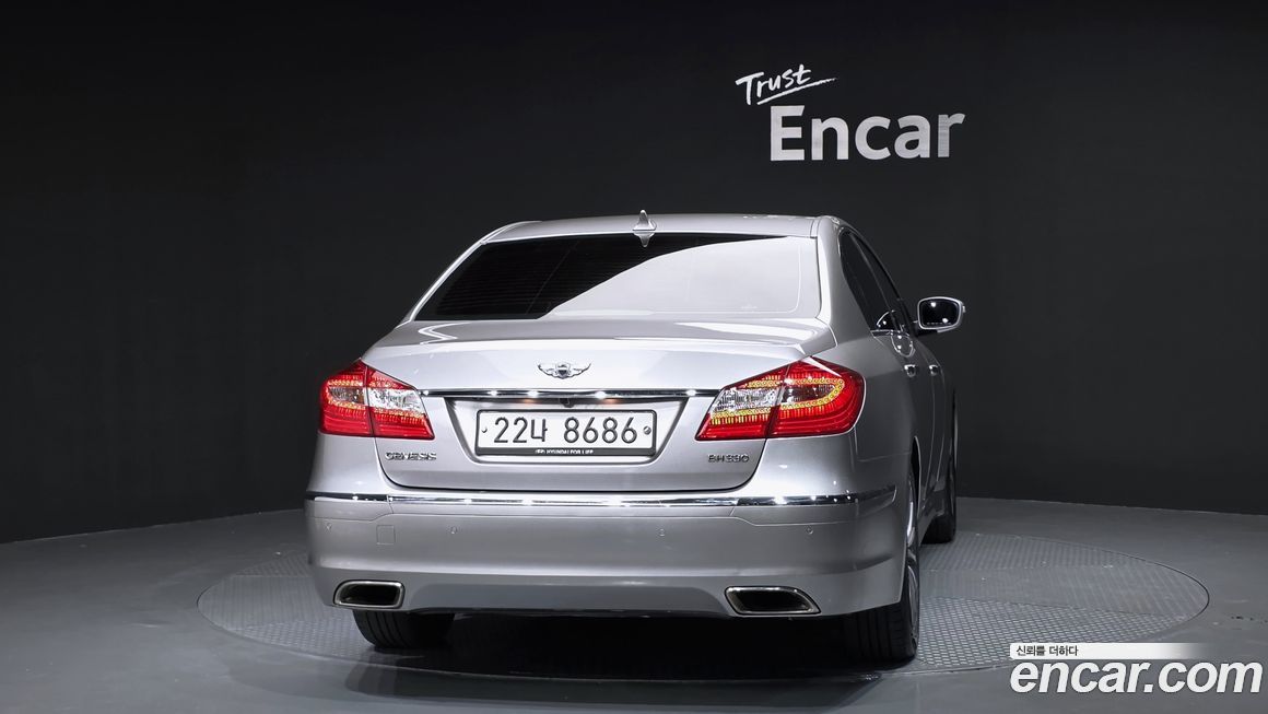 Hyundai Genesis 2013