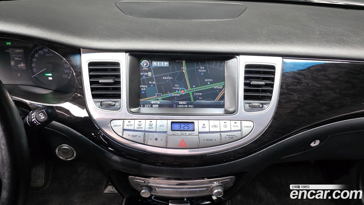 Hyundai Genesis 2013