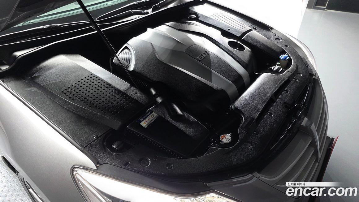 Hyundai Genesis 2013