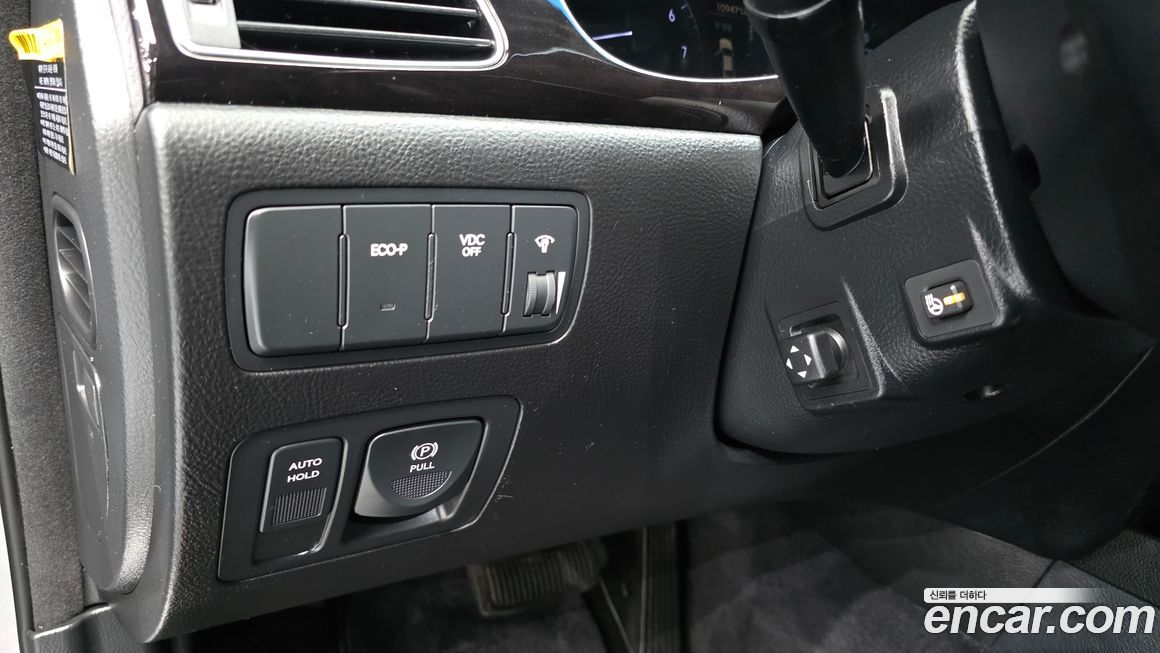 Hyundai Genesis 2013