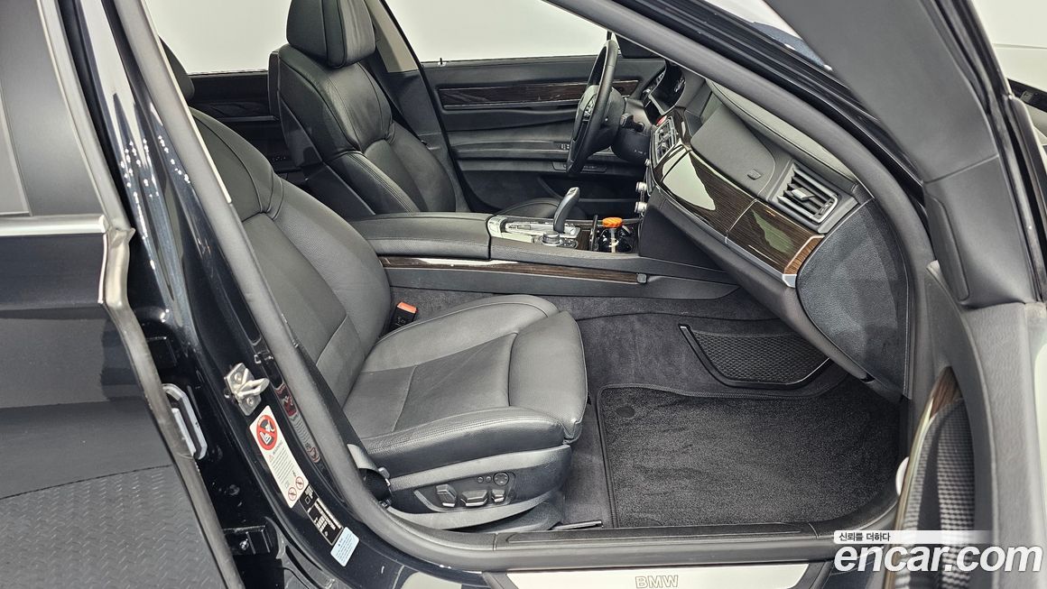 BMW 7-Series 2012