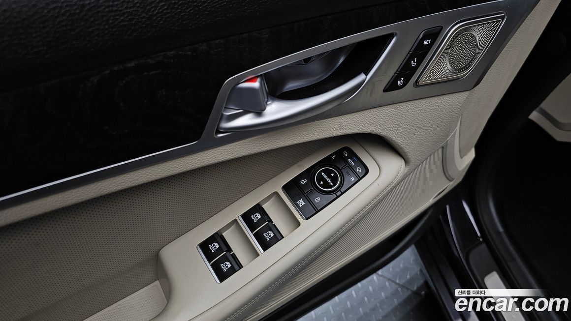 Hyundai Genesis 2014