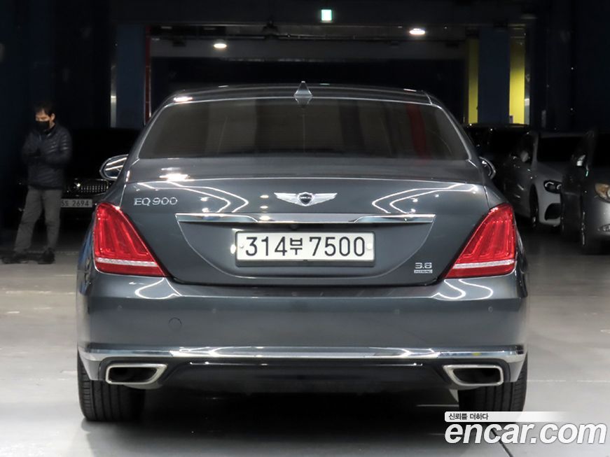 Genesis EQ900 2018