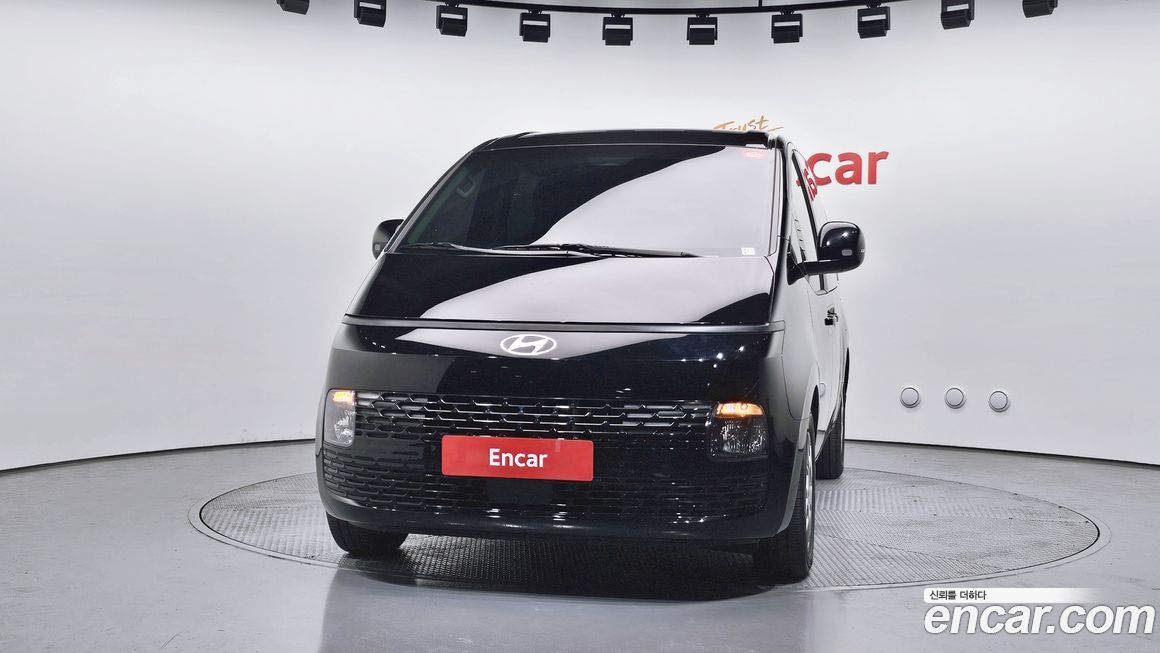 Hyundai Staria 2025