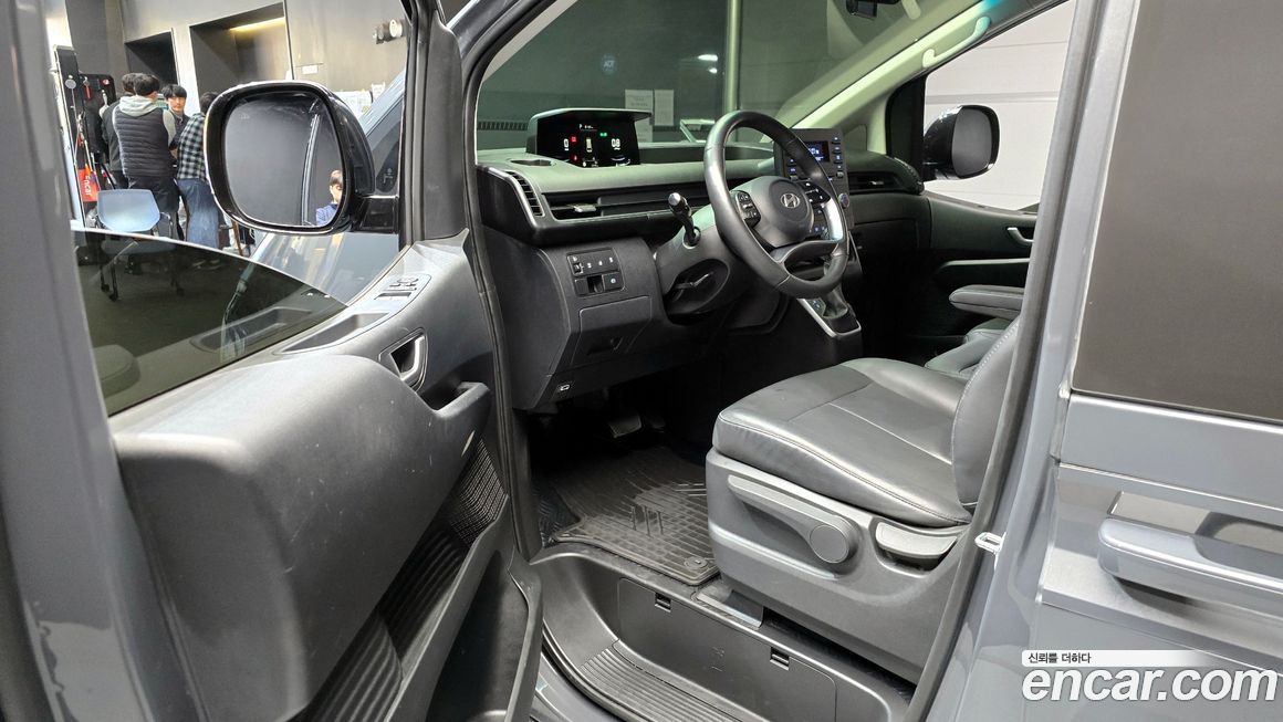 Hyundai Staria 2025