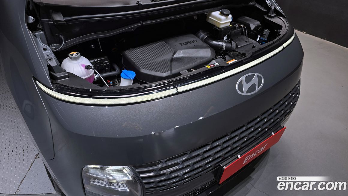 Hyundai Staria 2025