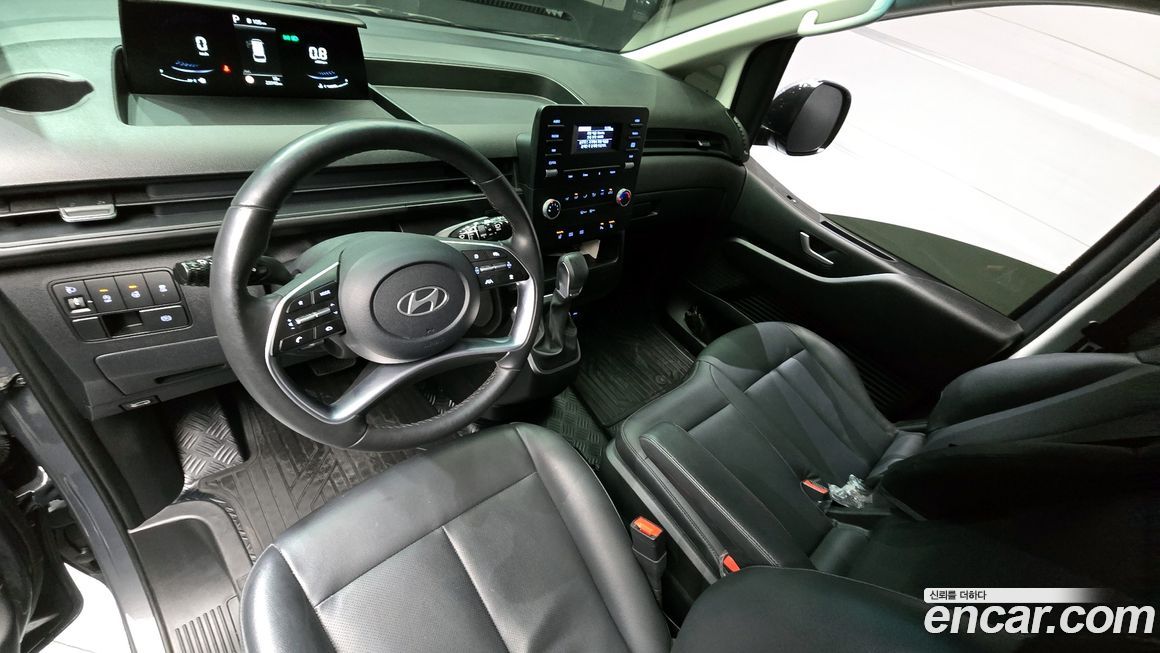 Hyundai Staria 2025