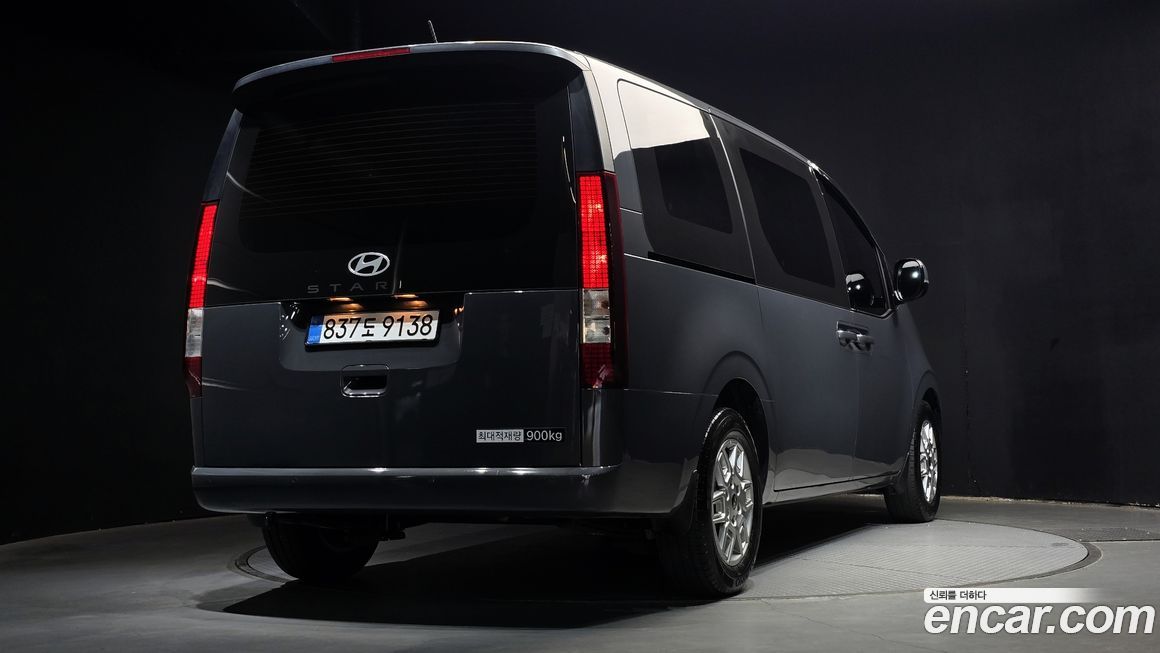 Hyundai Staria 2025