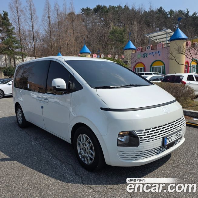Hyundai Staria 2025