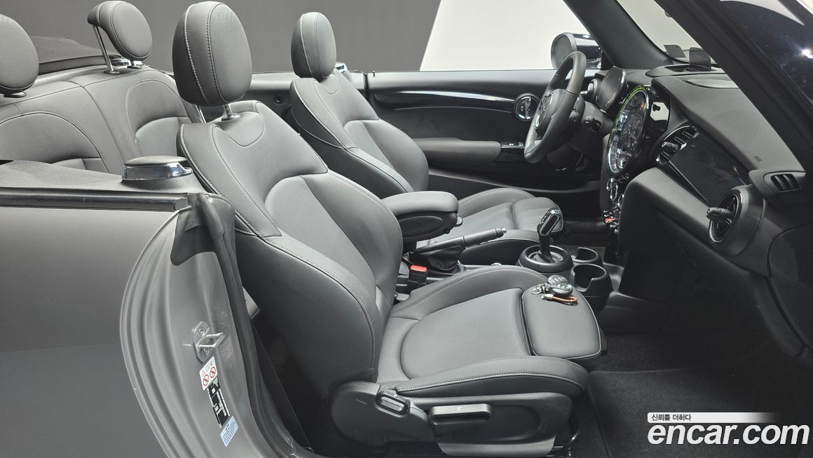 Mini Cooper Convertible 2024