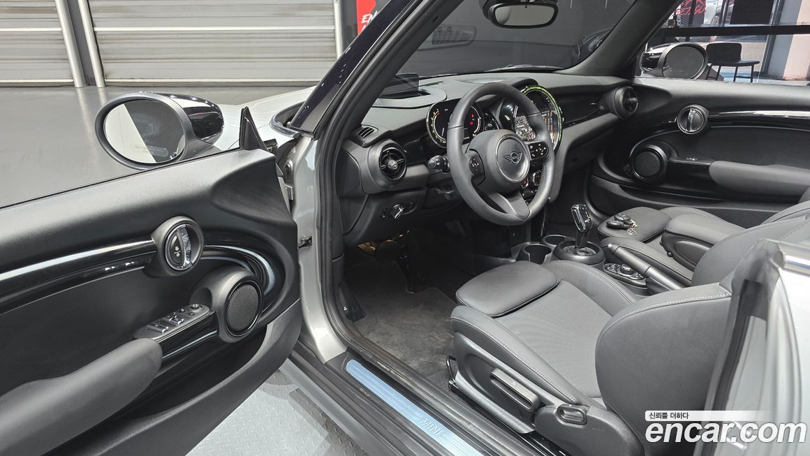 Mini Cooper Convertible 2024