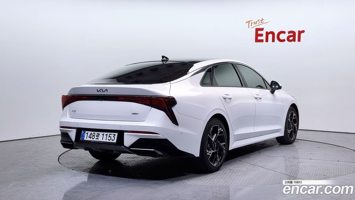 Kia K5 2025