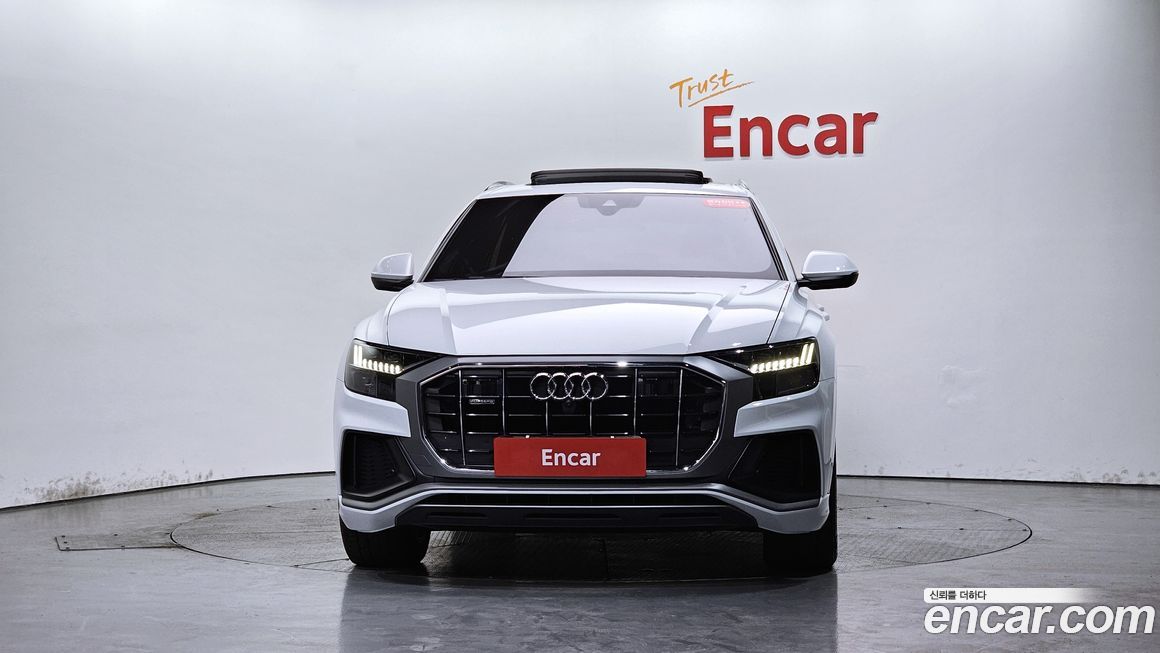 Audi Q8 2021