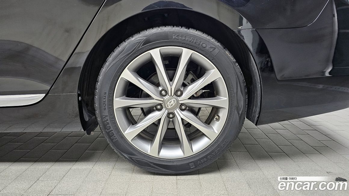 Hyundai Grandeur 2016