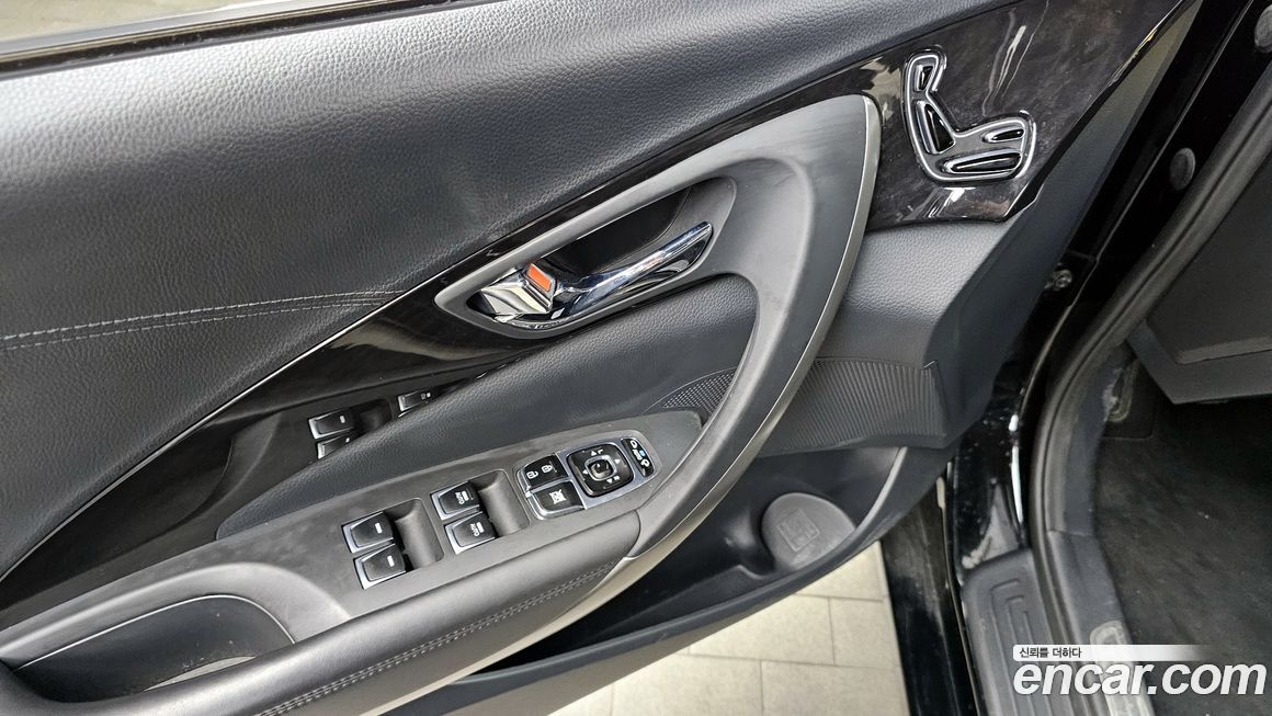 Hyundai Grandeur 2016