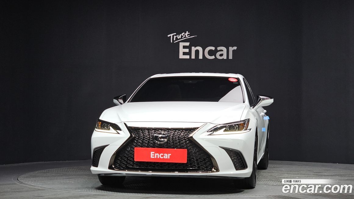 Lexus ES 2024