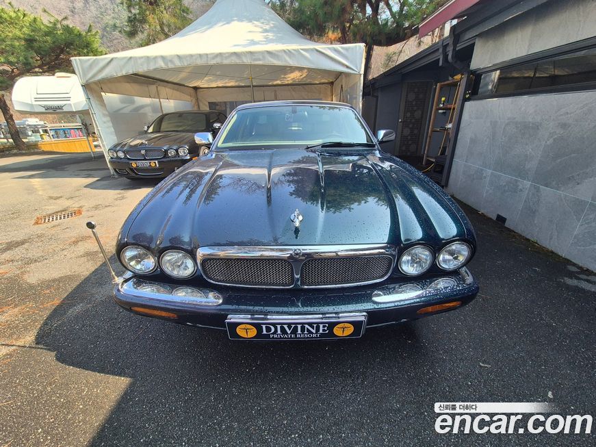 Jaguar XJ-8 2001