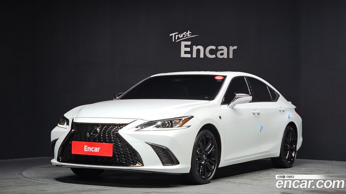 Lexus ES 2024