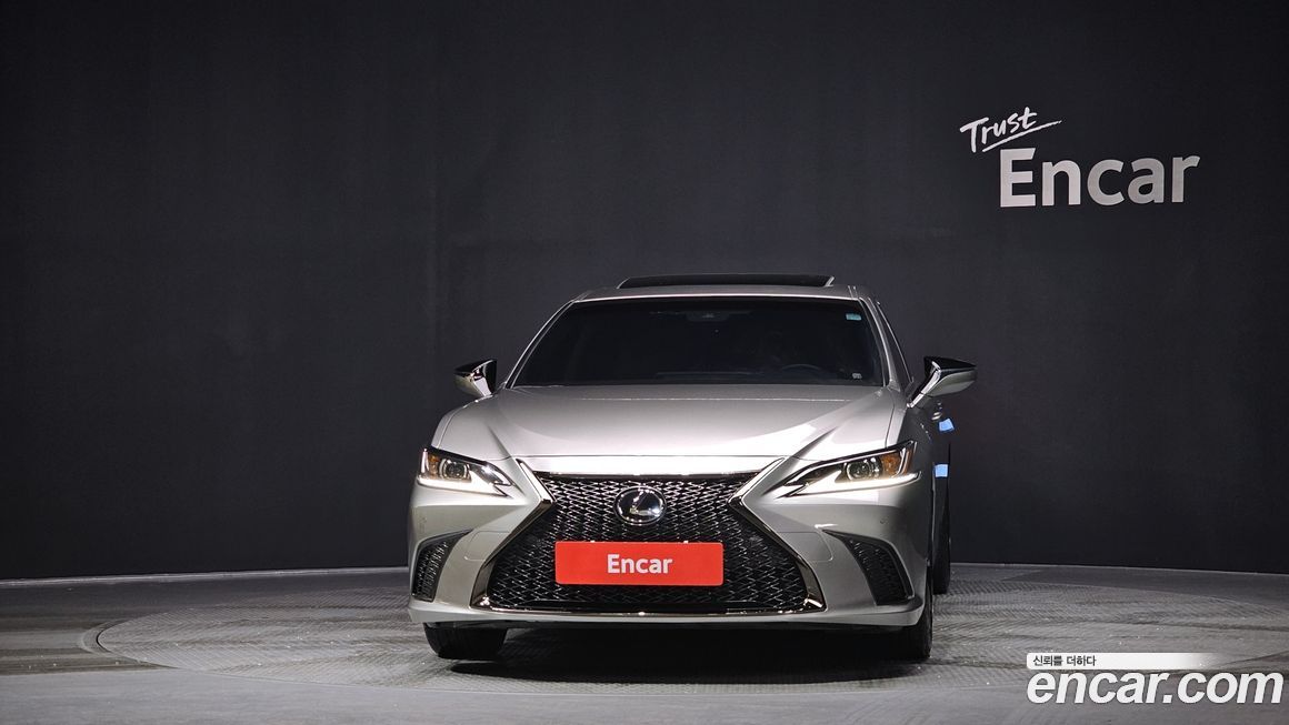 Lexus ES 2024