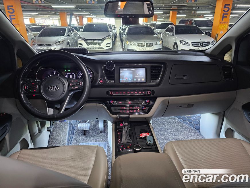 Kia Canival 2017
