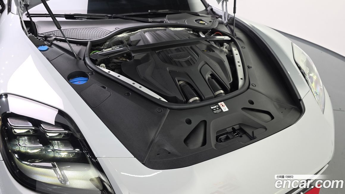 Porsche Panamera 2025