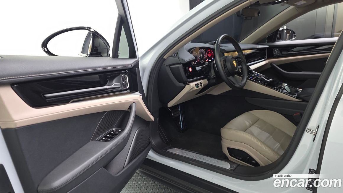 Porsche Panamera 2025