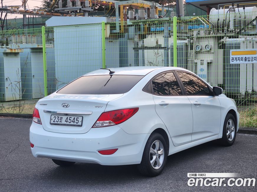Hyundai Accent 2015