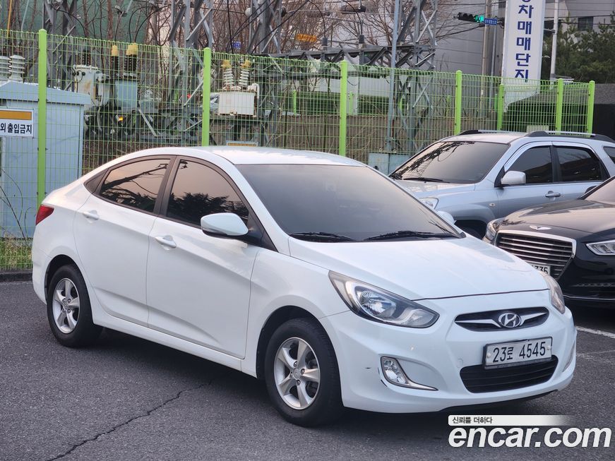 Hyundai Accent 2015