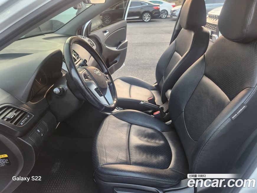 Hyundai Accent 2015