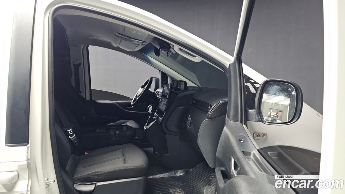 Hyundai Staria 2022