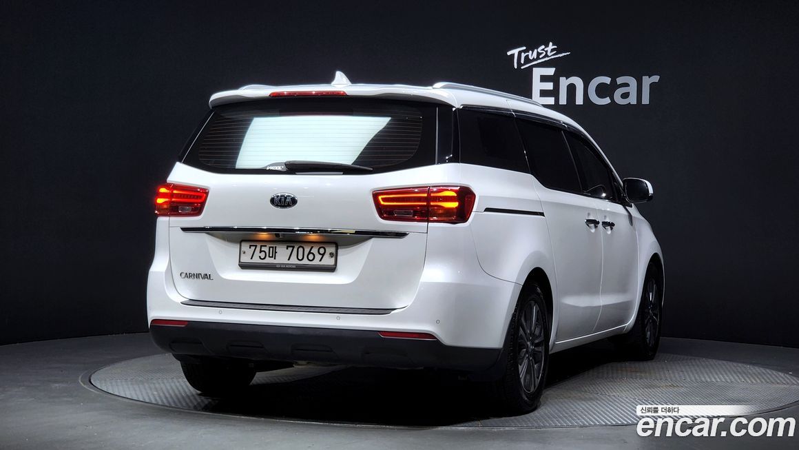 Kia Canival 2019