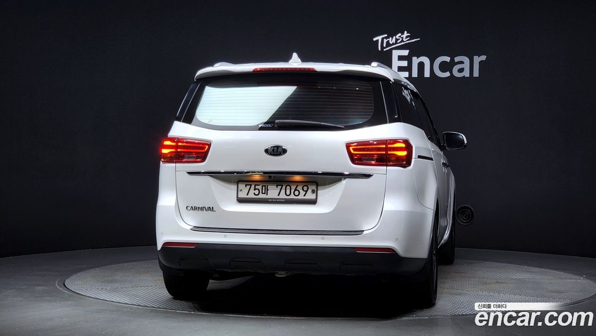 Kia Canival 2019