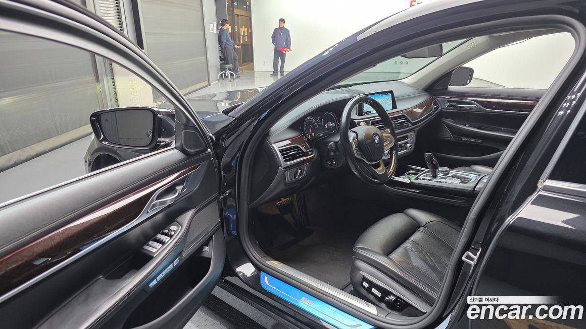 BMW 7-Series 2016