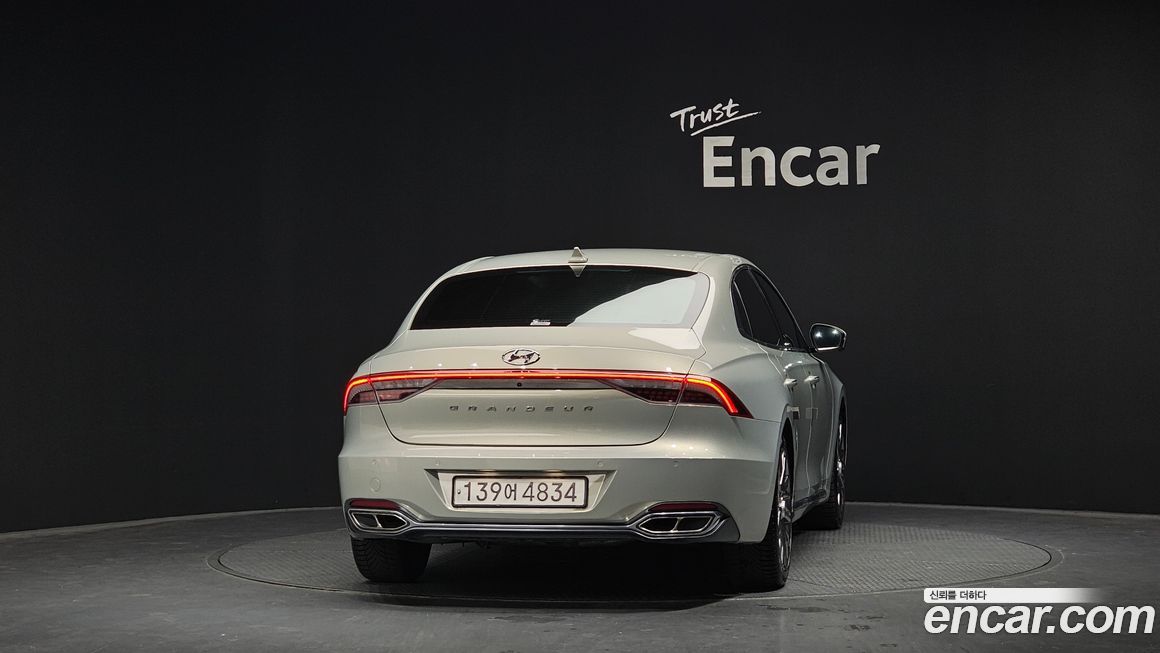 Hyundai Grandeur 2020