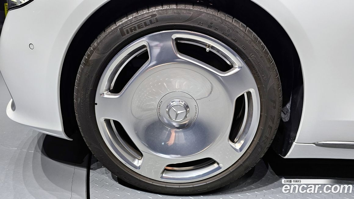 Mercedes-Benz S-Class 2024