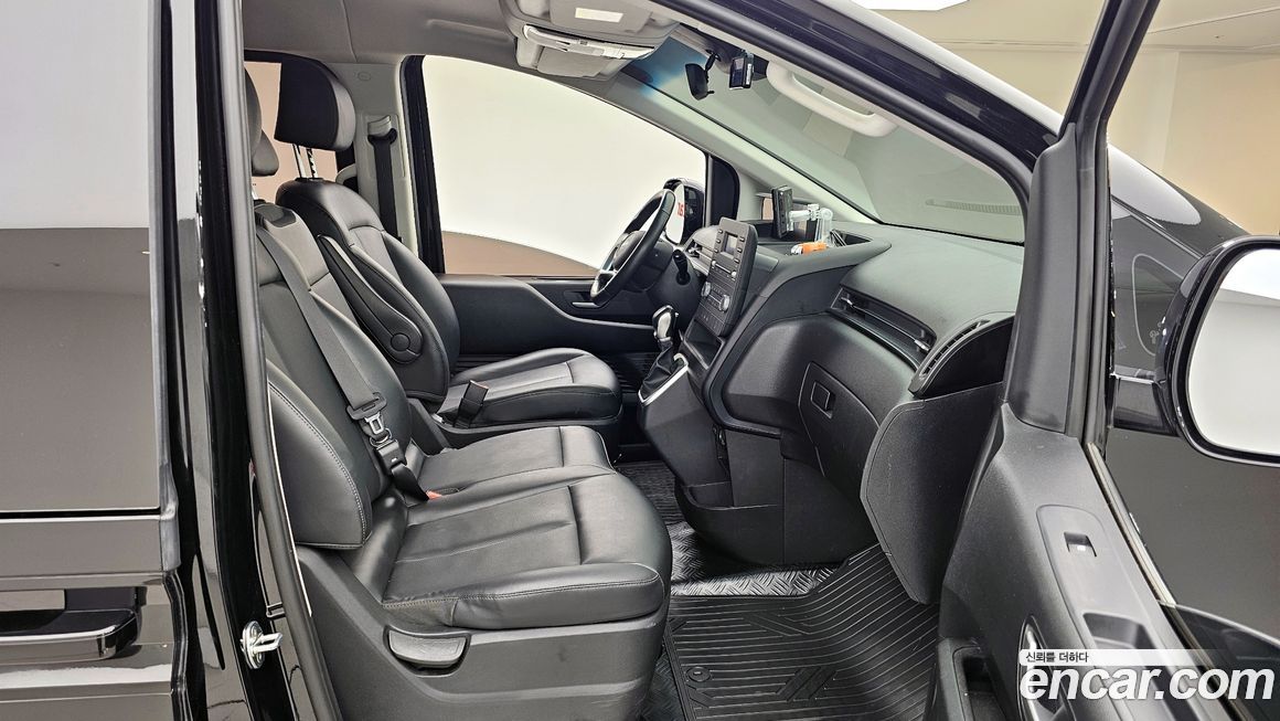 Hyundai Staria 2022