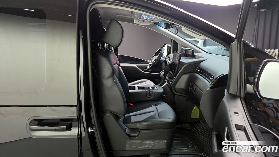 Hyundai Staria 2025