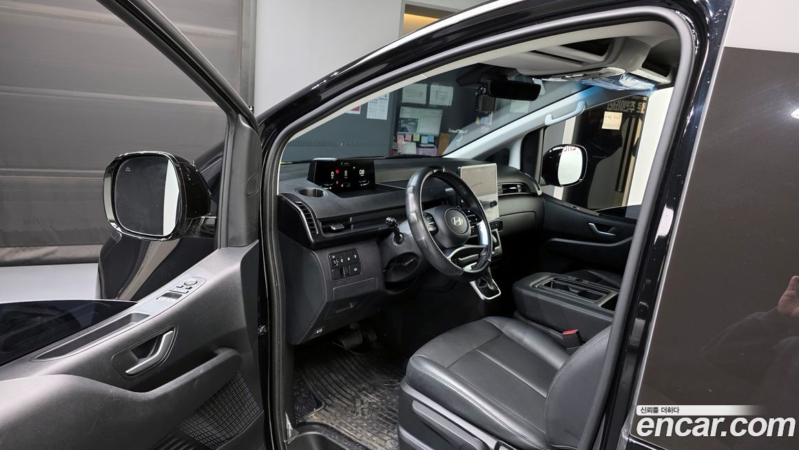 Hyundai Staria 2025