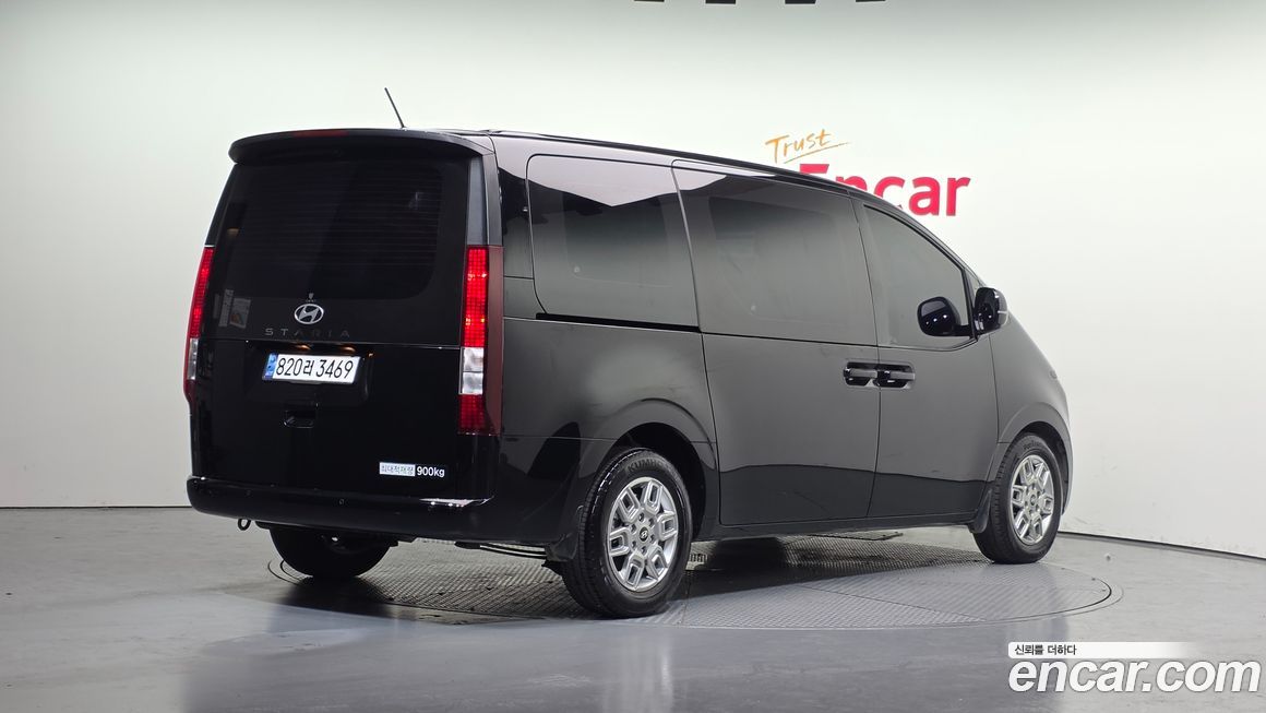 Hyundai Staria 2025