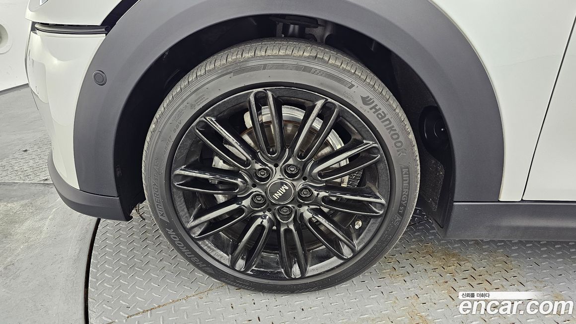 Mini Cooper Convertible 2024