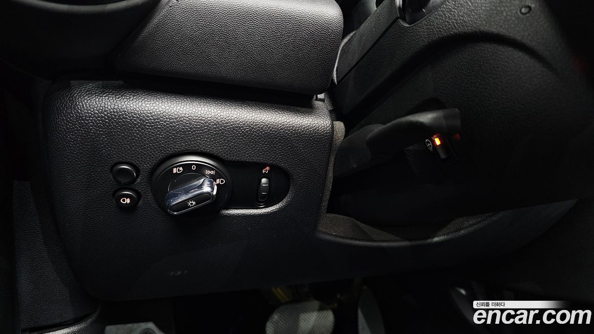 Mini Cooper Convertible 2024