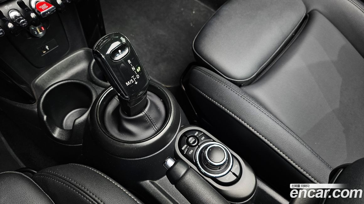 Mini Cooper Convertible 2024