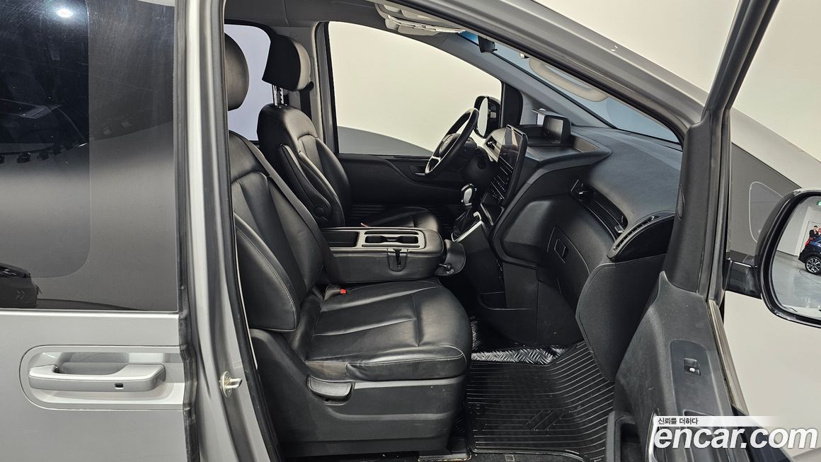Hyundai Staria 2023