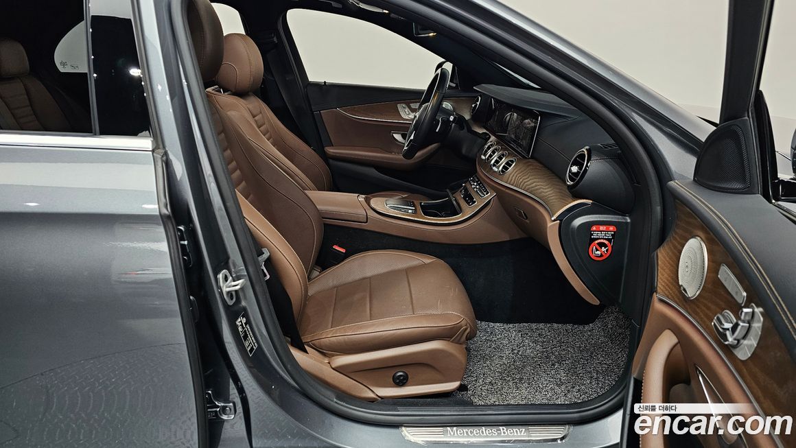 Mercedes-Benz E-Class 2021