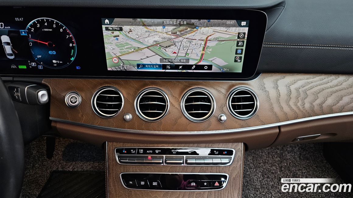 Mercedes-Benz E-Class 2021