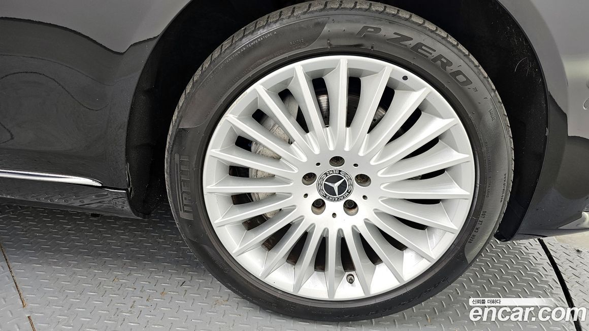 Mercedes-Benz S-Class 2019