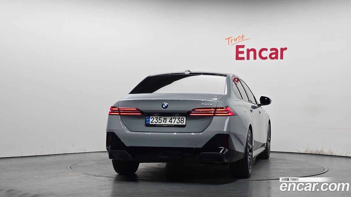 BMW 5-Series 2024