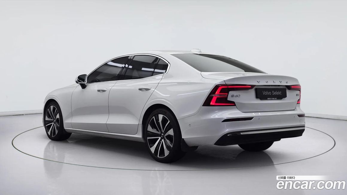 Volvo S60 2024