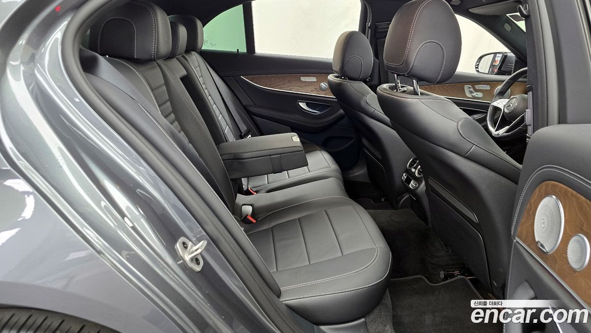 Mercedes-Benz E-Class 2021